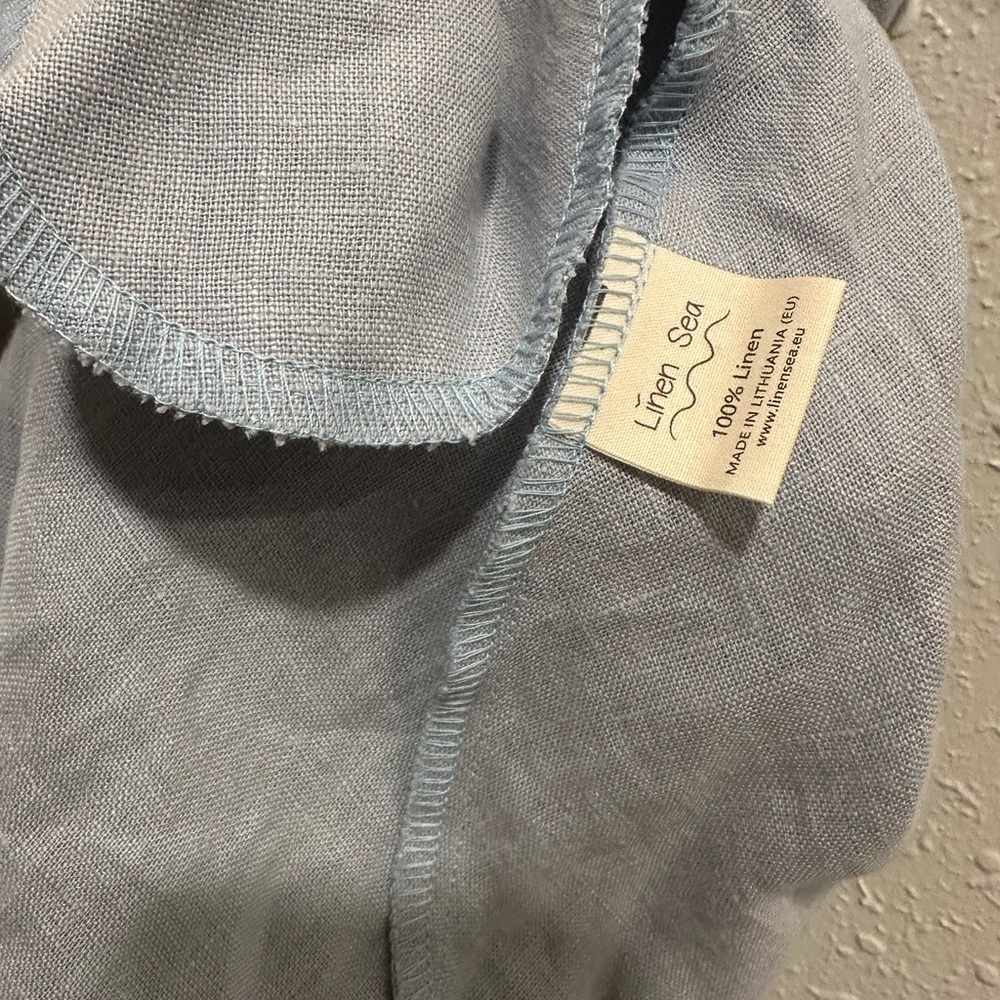 Elegant Gray Button-Down Dress - Picture 3 of 3